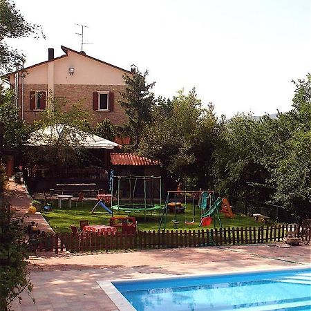 Agriturismo Ca' Isotta Castello di Serravalle ภายนอก รูปภาพ
