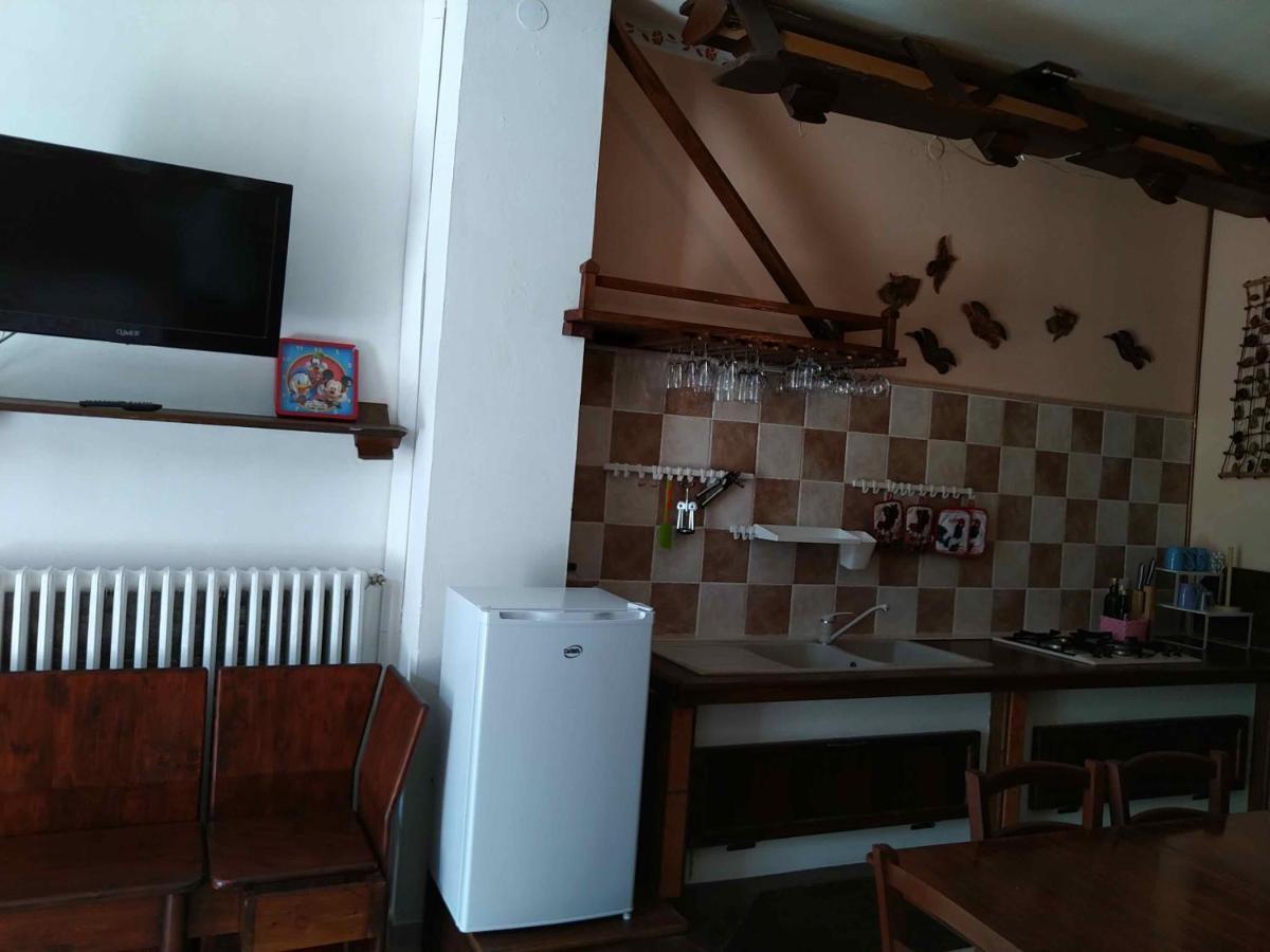 Agriturismo Ca' Isotta Castello di Serravalle ภายนอก รูปภาพ