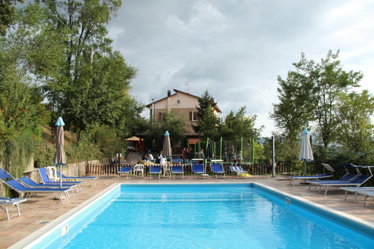 Agriturismo Ca' Isotta Castello di Serravalle ภายนอก รูปภาพ