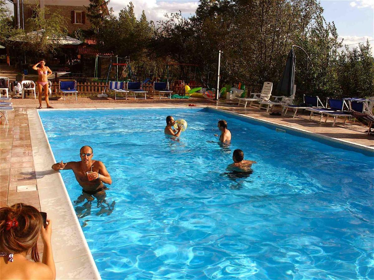Agriturismo Ca' Isotta Castello di Serravalle ภายนอก รูปภาพ