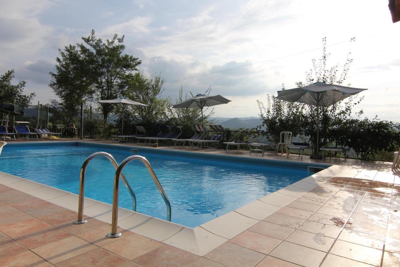 Agriturismo Ca' Isotta Castello di Serravalle ภายนอก รูปภาพ