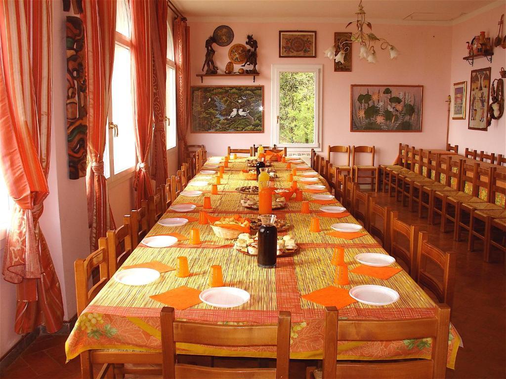 Agriturismo Ca' Isotta Castello di Serravalle ภายนอก รูปภาพ